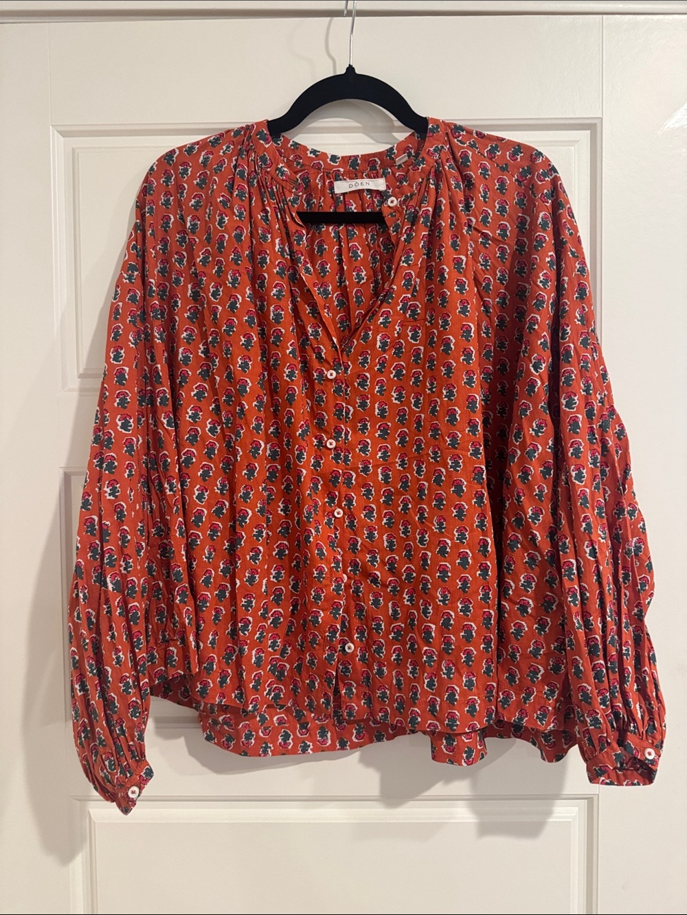 Doen Rust Red Floral V-Neck Button Blouse